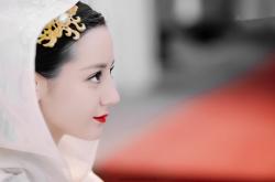 开云体育入口-平行时空的较量，F1引擎轰鸣时，奥斯梅恩在绿茵场点亮了什么？