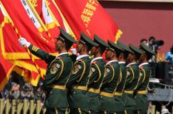 开云体育app-看到欧冠决赛之夜与克莱的制胜表现这两个关键词，一个巧妙的融合点立刻浮现—这并非一次常识性的穿越，而是一场关于射手本质的跨界共鸣。真正的射手，无论身处何种赛场，都拥有一颗终结比赛的大心脏