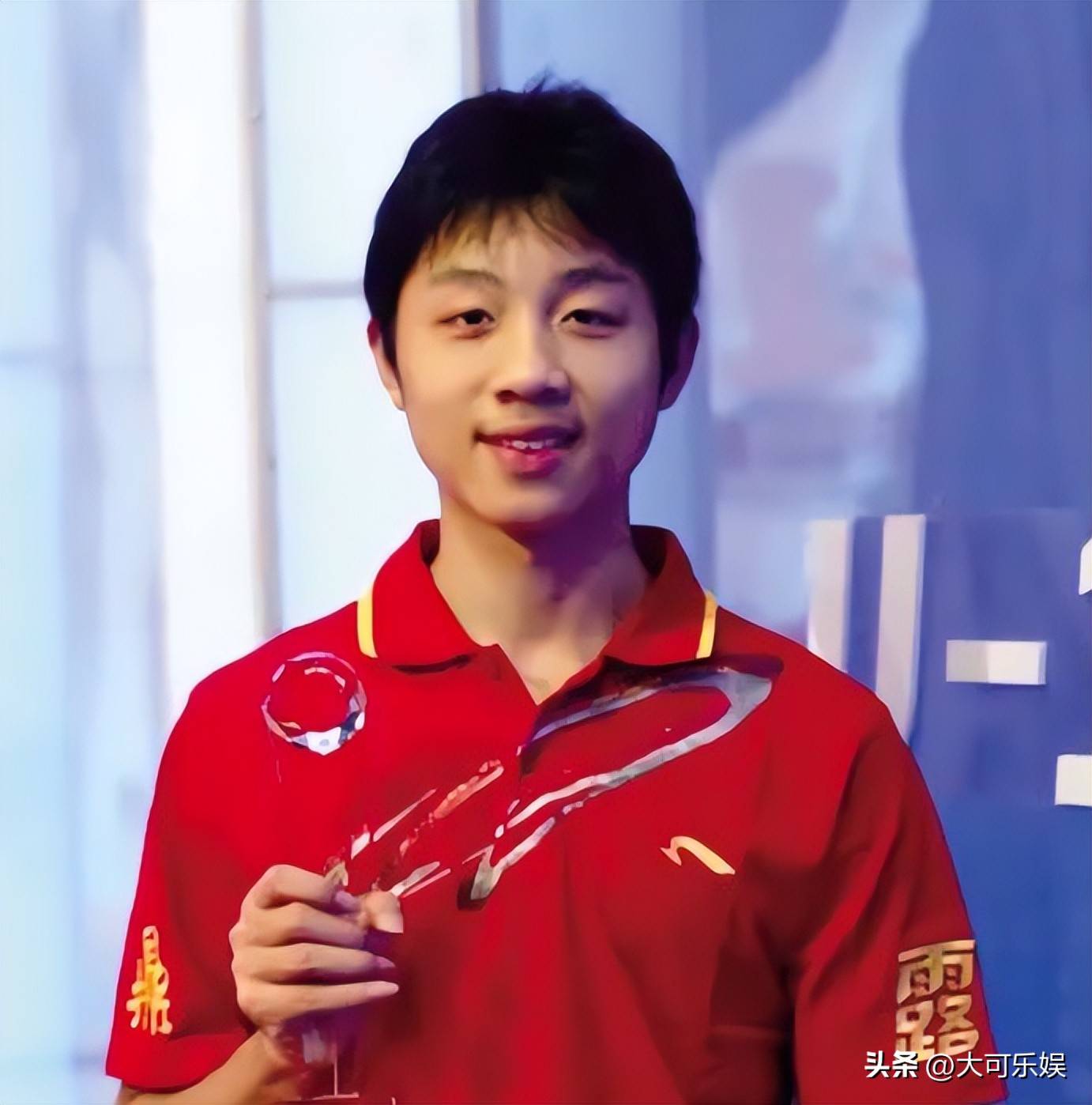 日本乒乓球队翻盘中国乒乓球队，许昕惊艳世界