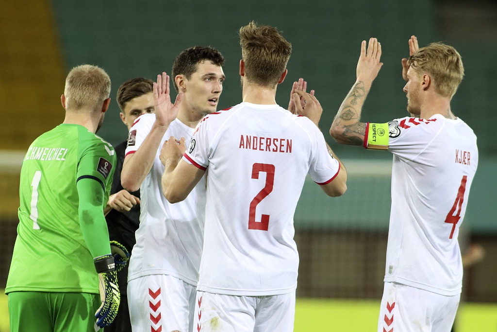 丹麦羽毛球队横扫法国羽毛球队,辛杜三分雨点燃全场 丹麦羽毛球队横扫法国羽毛球队,辛杜三分雨点燃全场