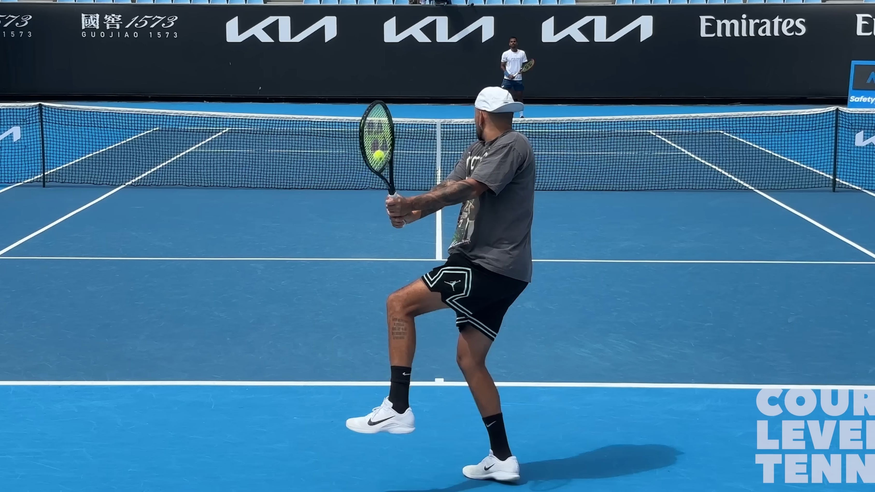 澳大利亚网球队完胜世界网球队，克耶高斯统治全场