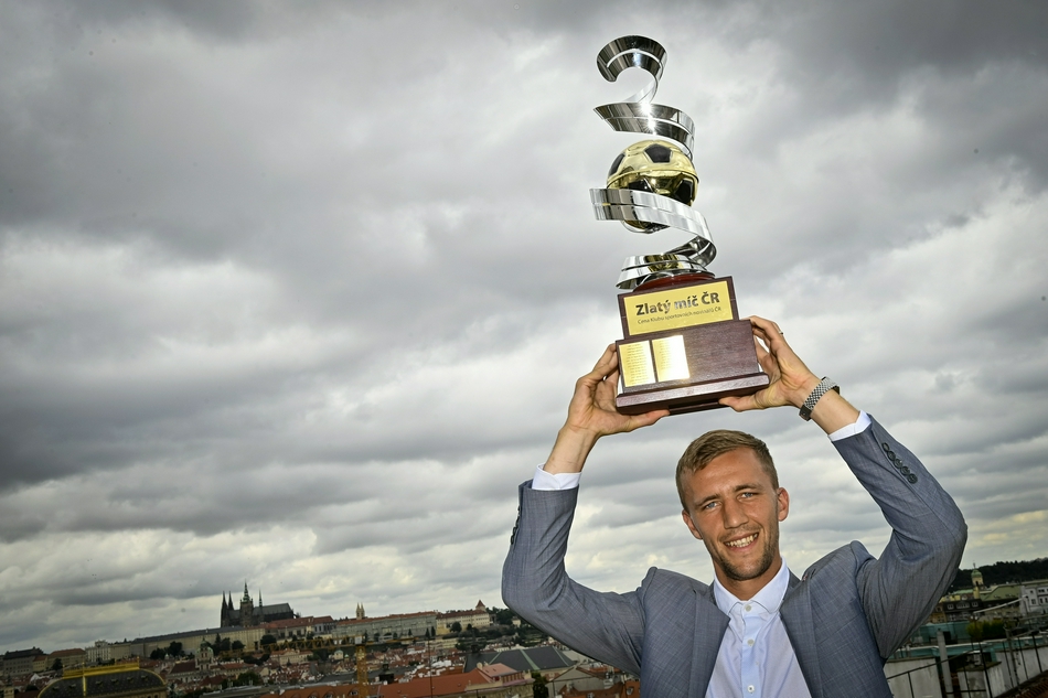 Valorant选手发挥出色，荣膺最佳MVP的简单介绍