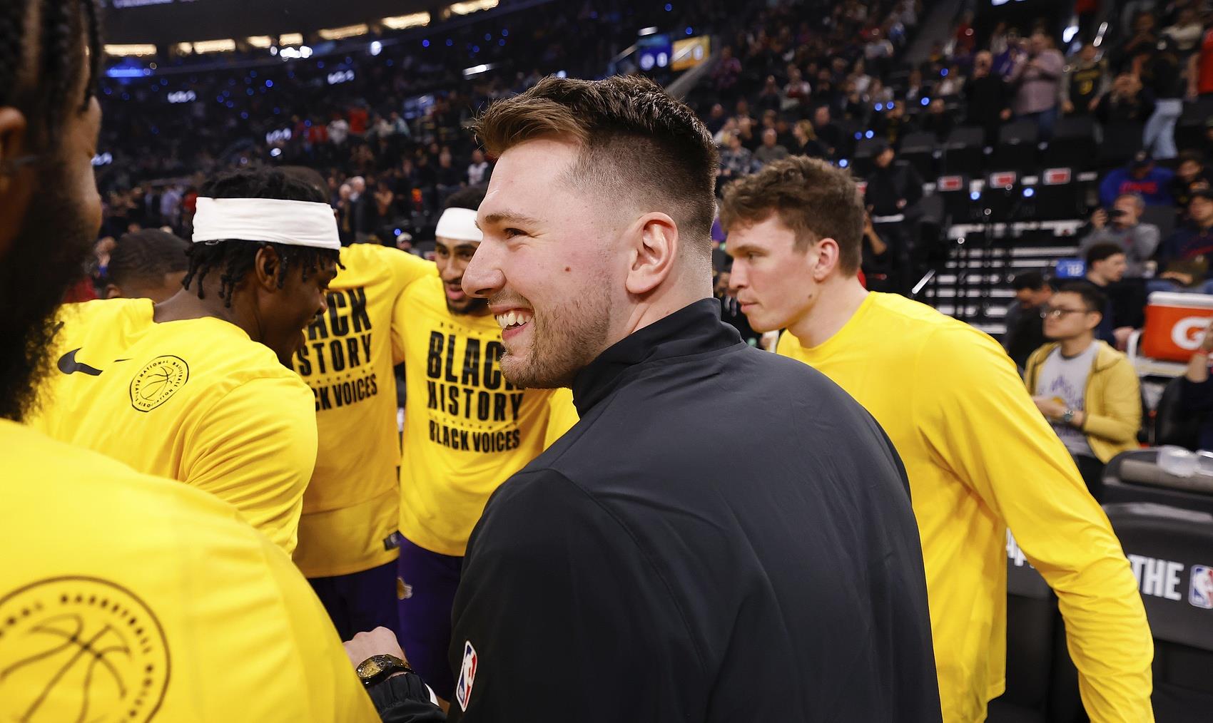 关于灰熊轻取公牛，利拉德关键制胜的信息