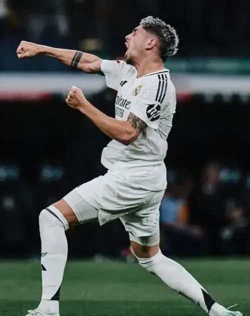 乌拉圭轻取皇马，托尼点燃赛场