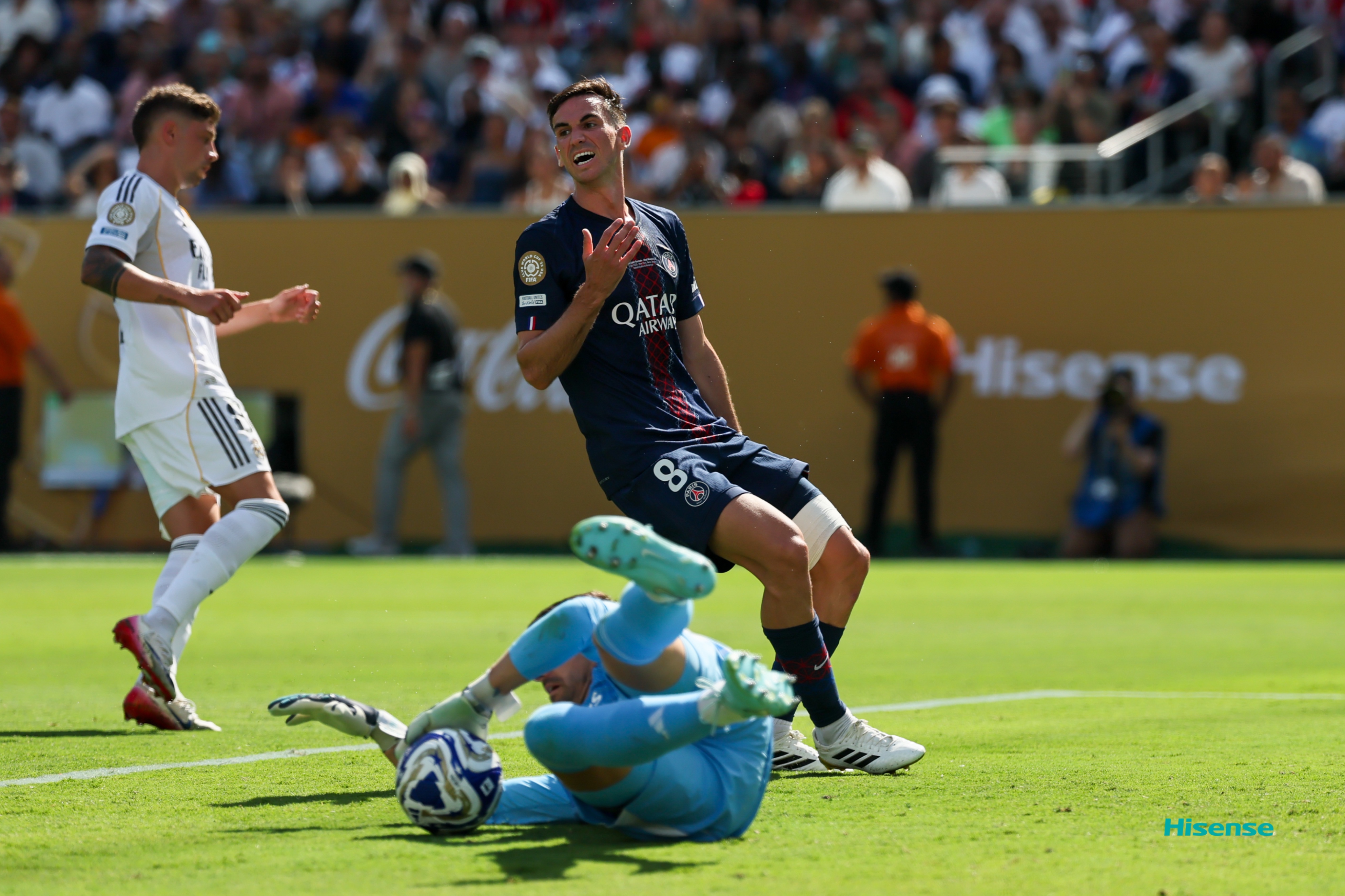 乌拉圭轻取皇马，托尼点燃赛场