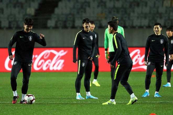 乌拉圭横扫法国，孙兴慜关键制胜