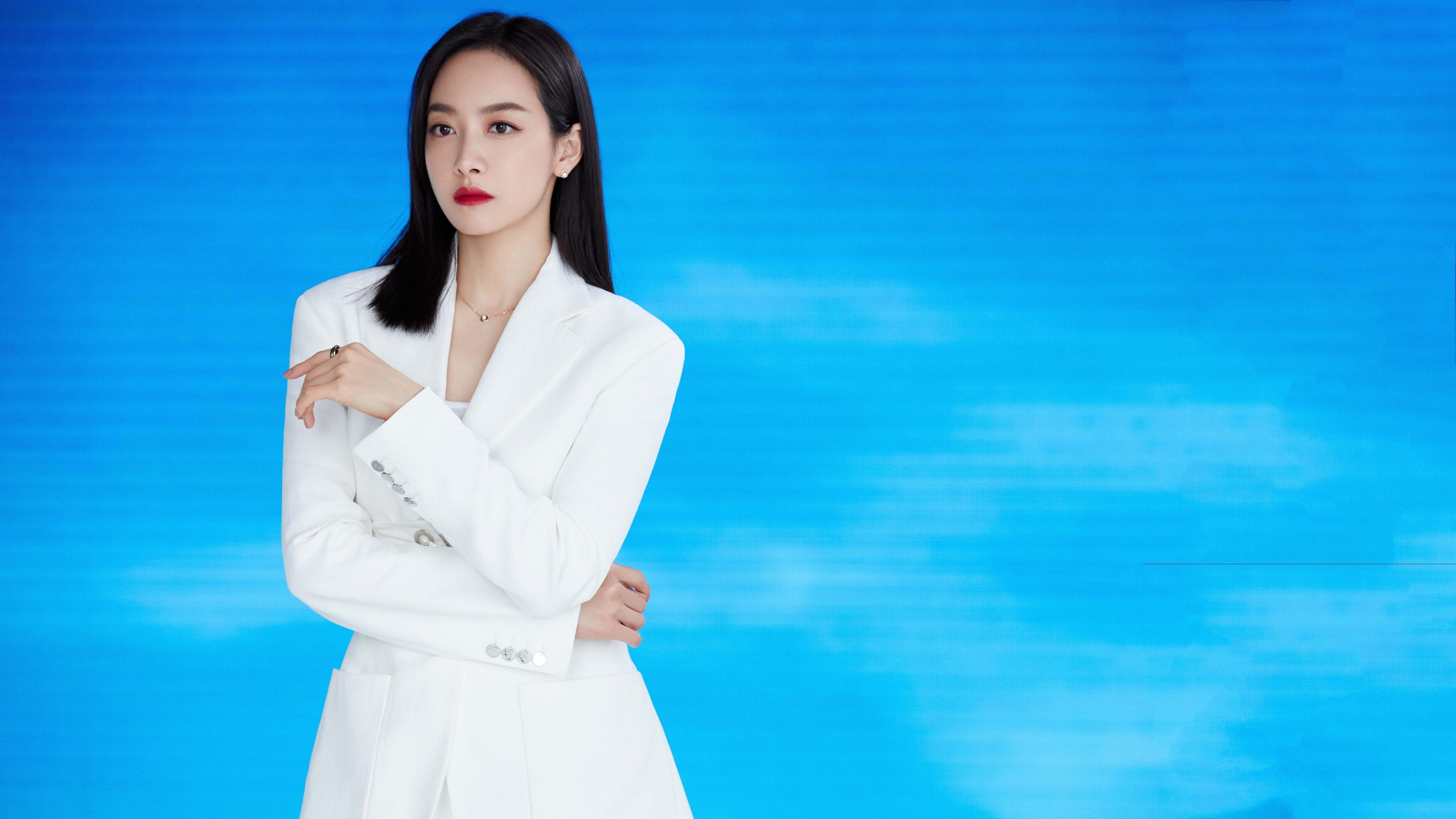 绿洲的致命一击,当F1引擎嘶吼时,足球也在燃烧